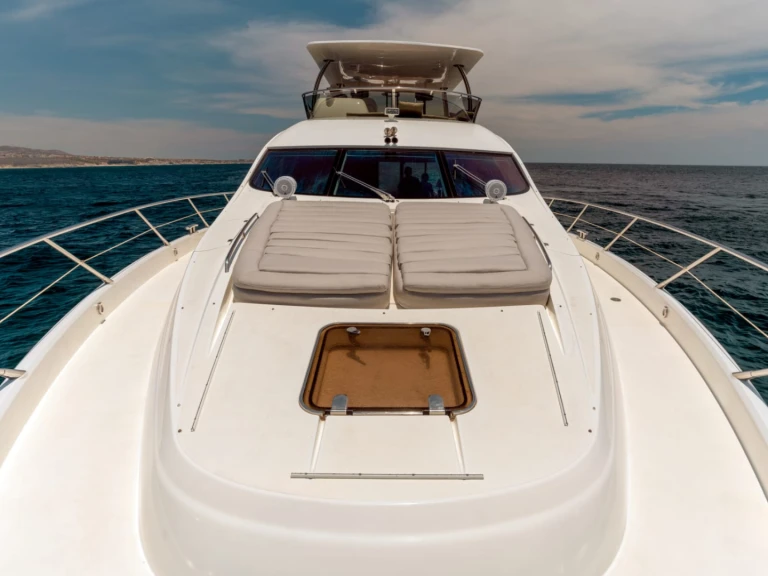 Pronájem Jachta Sunseeker s licencí