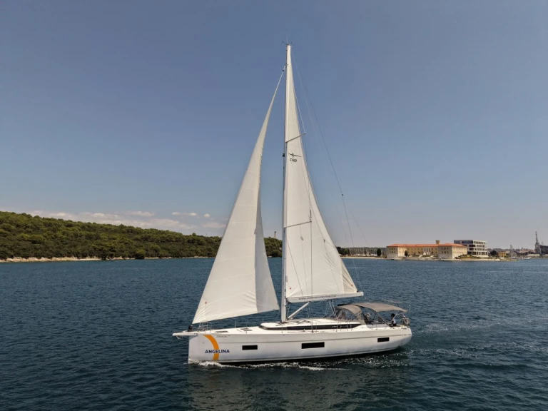 Bavaria Cruiser 50 jednotlivci a charterové společnosti v Pula