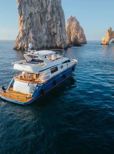 Pronájem lodi Viking Yachts 85 Motor Yacht v Cabo San Lucas na Samboatu