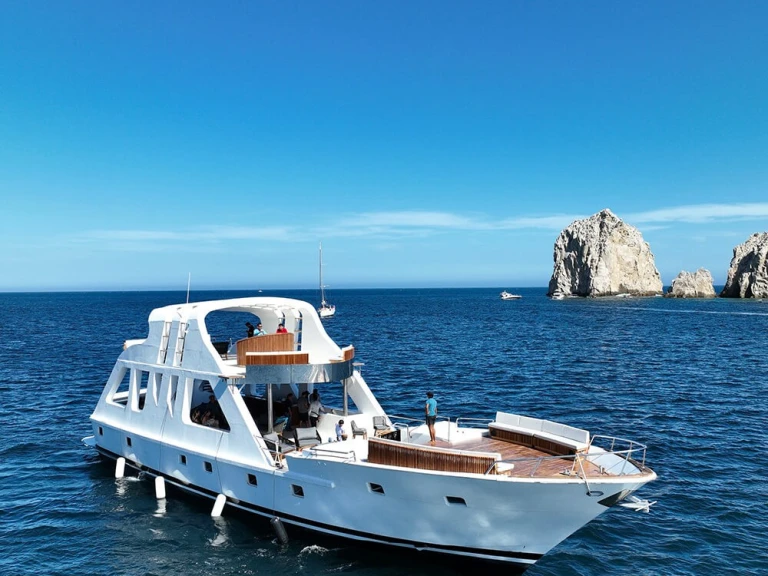 Pronájem Jachta v Cabo San Lucas -Pelican Luxury Motor Yacht