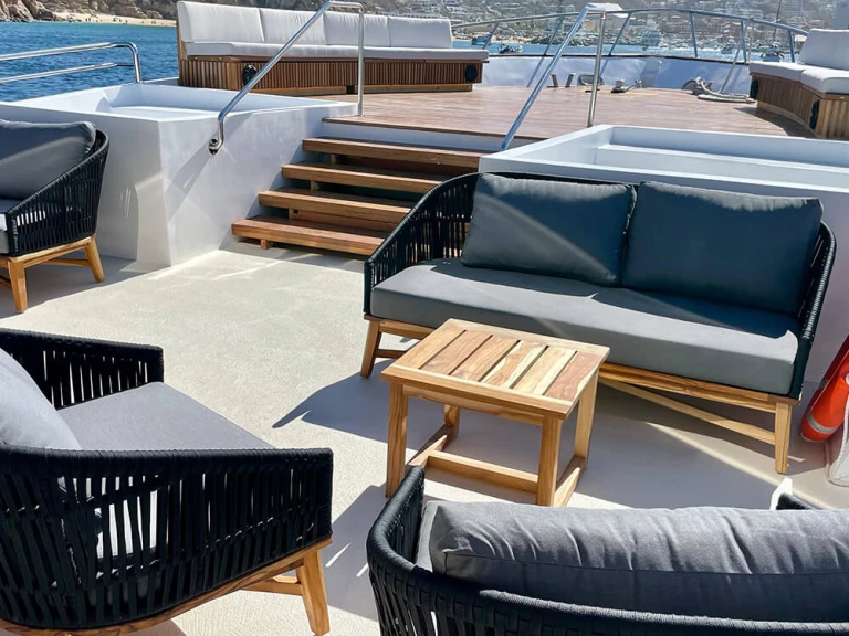 Pronajmout si Pelican Luxury Motor Yacht v Cabo San Lucas