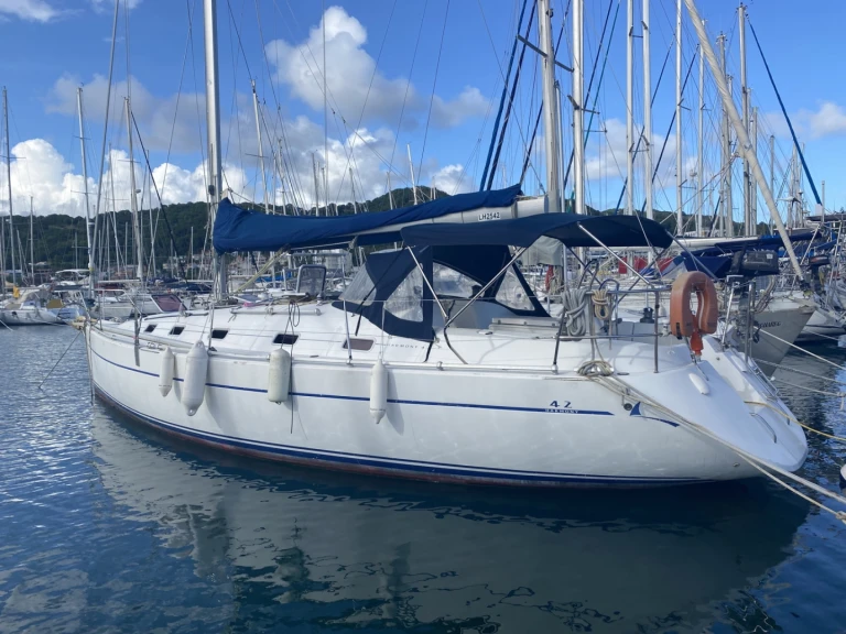 Poncin Yachts Harmony 42 Elegance jednotlivci a charterové společnosti v Fort-de-France