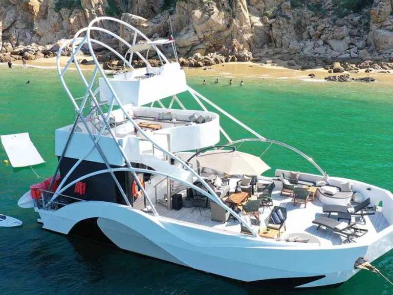 Motorová loď k pronájmu v Cabo San Lucas za nejlepší cenu