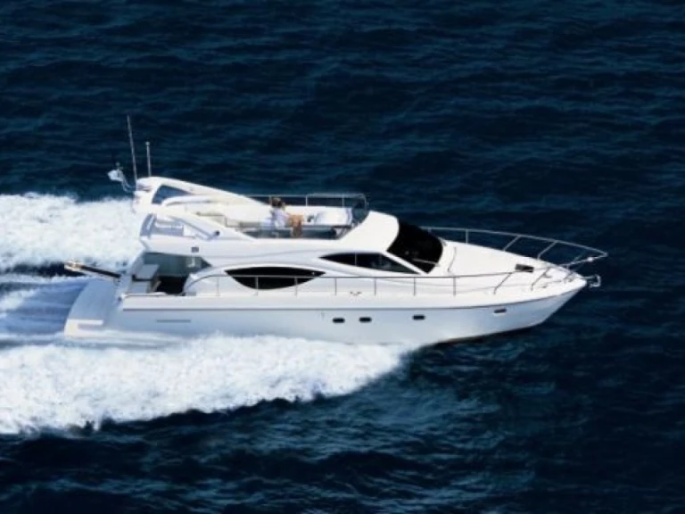 Pronájem lodi Ferretti Ferretti 53 v Marseille na Samboatu