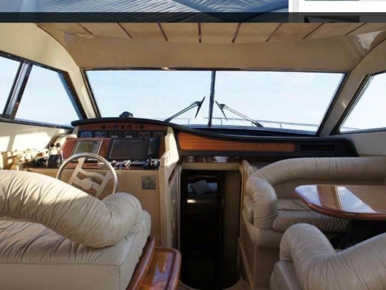 Pronájem lodi Ferretti Ferretti 53 v Marseille na Samboatu
