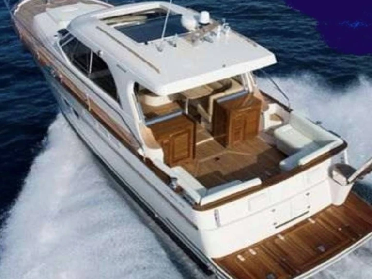 Arcoa Mystic 44 jednotlivci a charterové společnosti v Marseille
