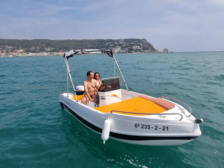 Pronájem lodi voraz Voraz v Port de Estartit na Samboatu