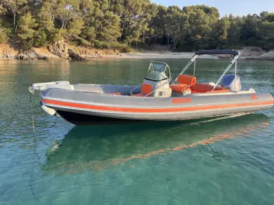 Pronajmout si Ranieri Voyager 22 v Hyeres