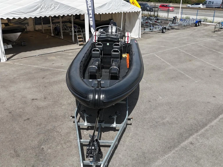 Pronájem lodi Searib's SR 8.60 PRO v Vannes na Samboatu