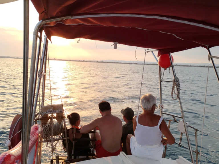 Pronájem Plachetnice Kit Marine s licencí