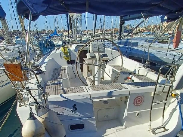 Pronajmout si Bénéteau Oceanis 37 v Porto Ercole