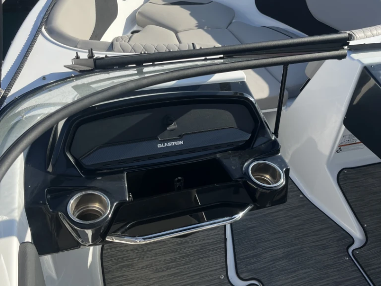 Pronájem lodi Glastron GT 225 v Ajaccio na Samboatu