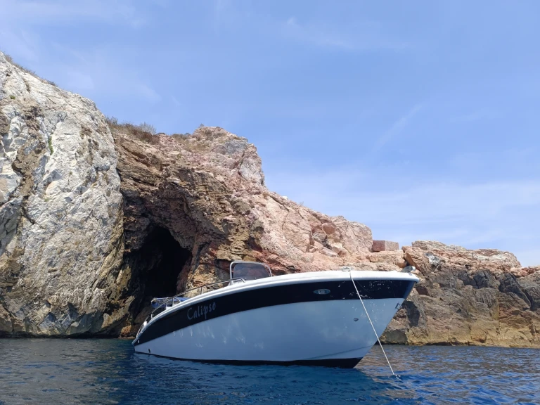 Yamaha Calipso open jednotlivci a charterové společnosti v Portoferraio