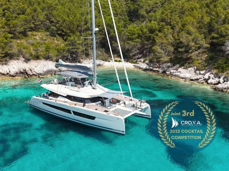 Pronajmout si Fountaine Pajot Solomar  v Trogir