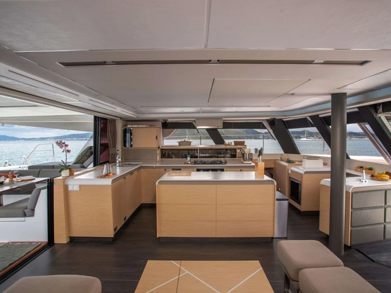 Pronájem lodi Fountaine Pajot OKINAWA v Neapol na Samboatu