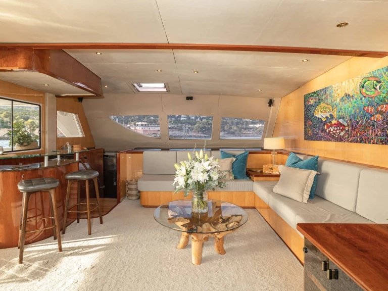 Pronajmout si Matrix Yachts KINGS RANSOM v Neapol