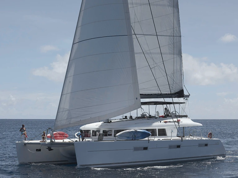 Pronajmout si Lagoon Lagoon 620 v Le Marin