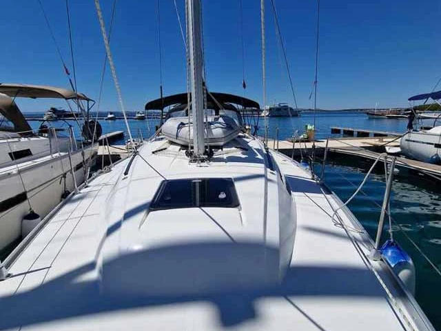 Pronájem lodi Bavaria Cruiser 37 v Pula na Samboatu