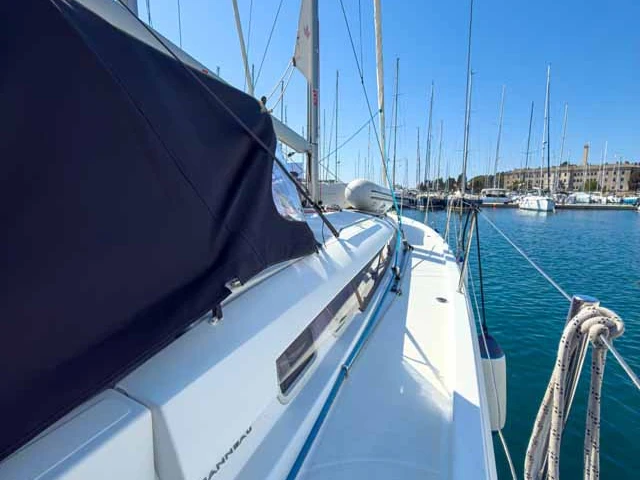 Pronájem jachty v Pula -Jeanneau Sun Odyssey 440 na Samboatu