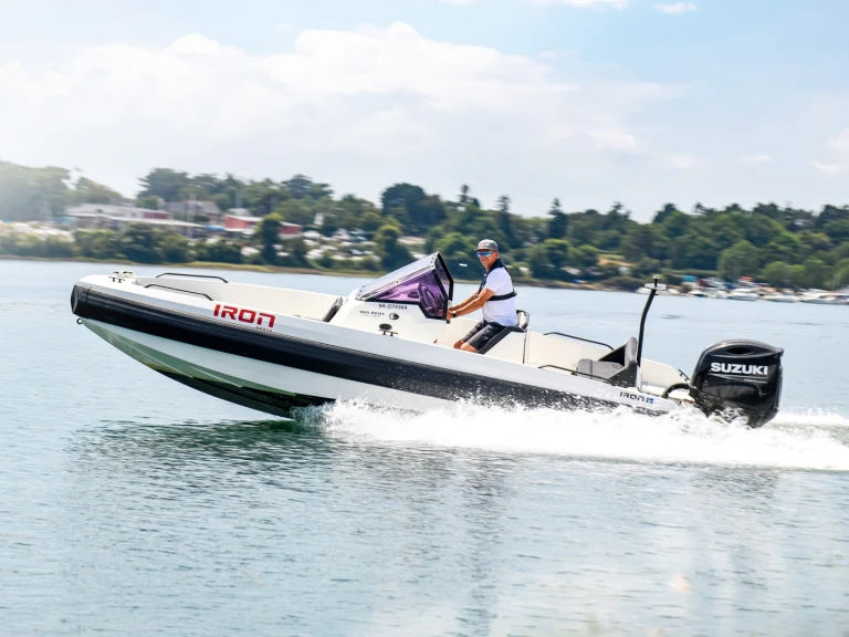 IRON BOATS  IRON 6.47 jednotlivci a charterové společnosti v Vannes