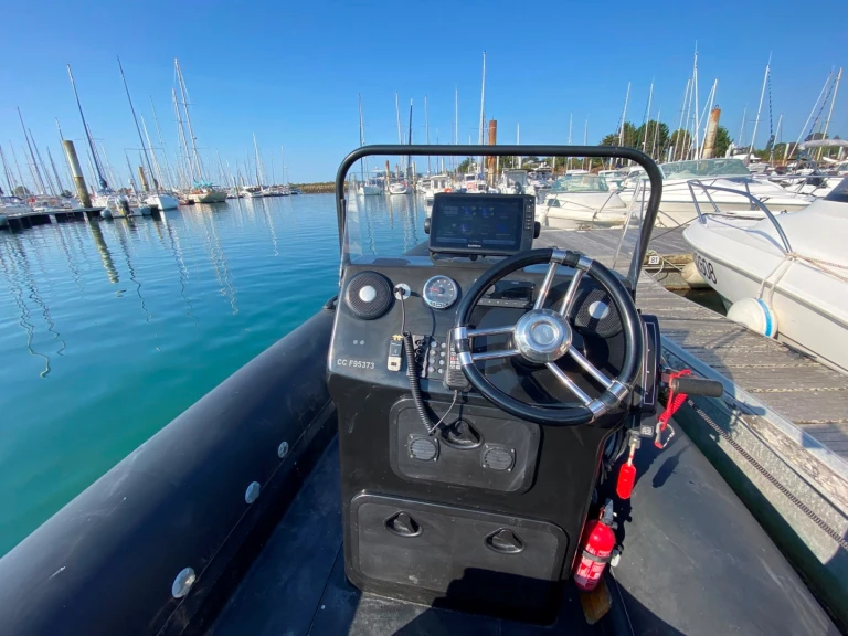 Pronájem Polotuhá loď Hydrosport s licencí