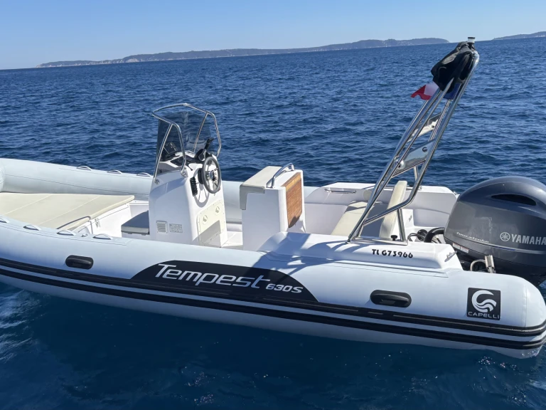 Pronajmout si Capelli Tempest 630 v Le Lavandou