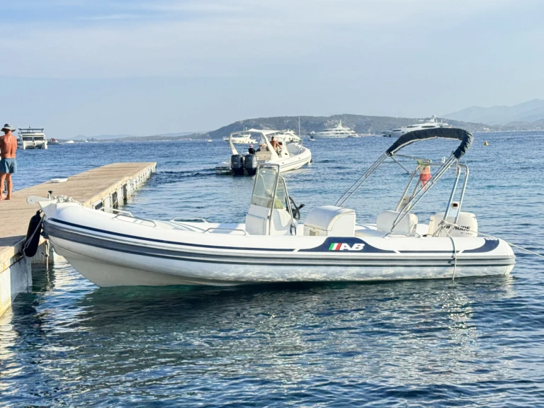 Pronájem lodi Quicksilver Activ 595 Cruiser v Porto San Paolo na Samboatu