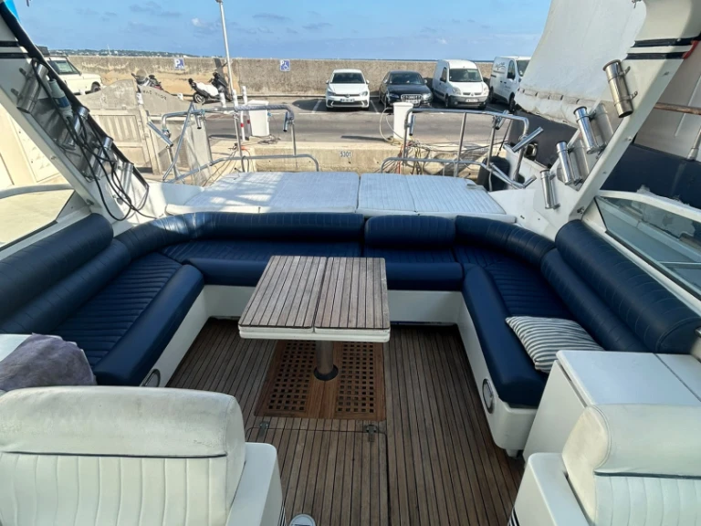Pronajmout si Pershing Pershing 40 v Golfe-Juan