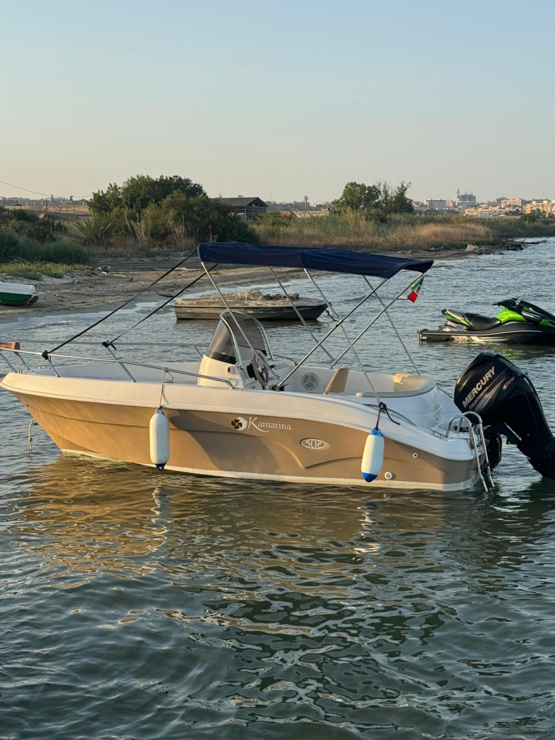 Pronájem Motorová loď v Siracusa -Kamarina 505 Open
