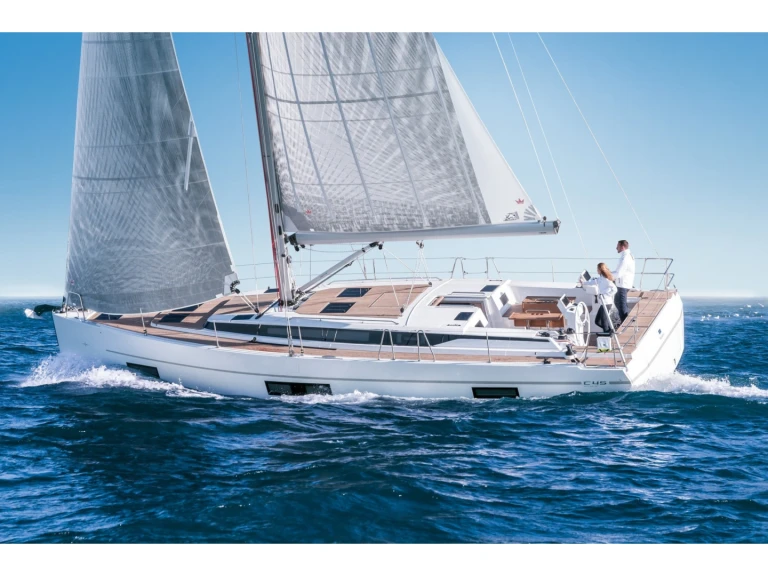 Bavaria Bavaria C45 jednotlivci a charterové společnosti v Capo d'Orlando