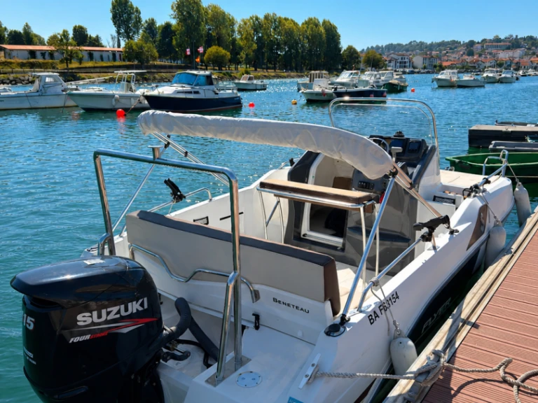 Bénéteau Flyer 5.5 SUNdeck jednotlivci a charterové společnosti v Saint-Jean-de-Luz