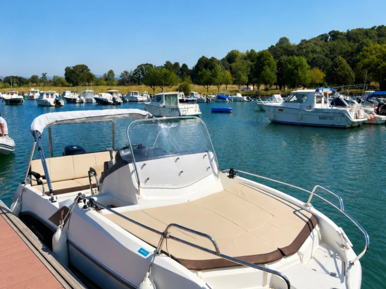 Bénéteau Flyer 5.5 SUNdeck jednotlivci a charterové společnosti v Saint-Jean-de-Luz