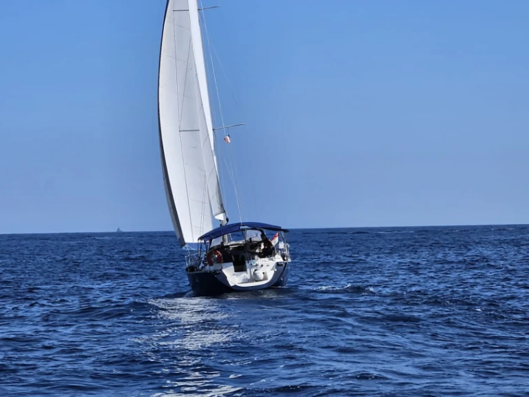 Pronajmout si Jeanneau Sun Odyssey 40 DS v Monako