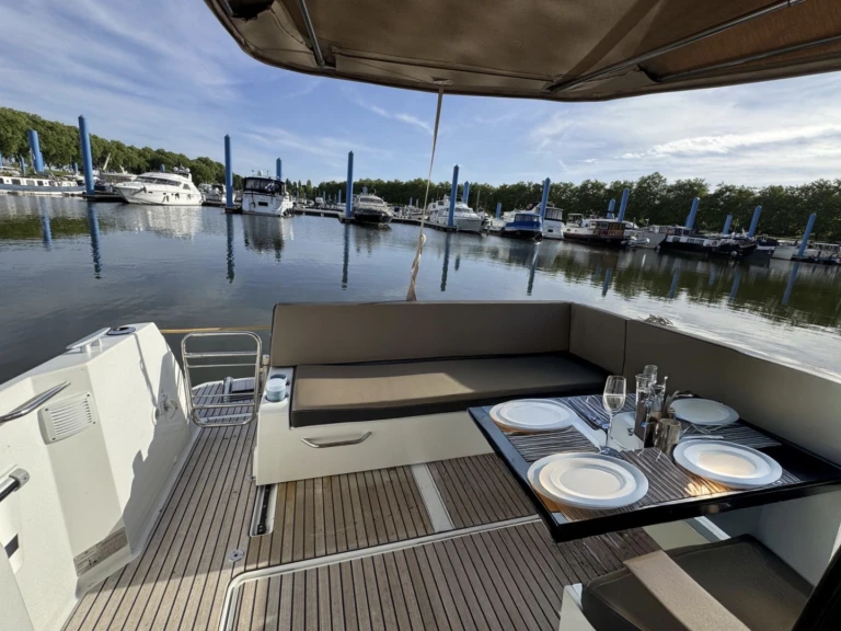 Pronajmout si Jeanneau Merry Fisher 895 v Asnières-sur-Seine