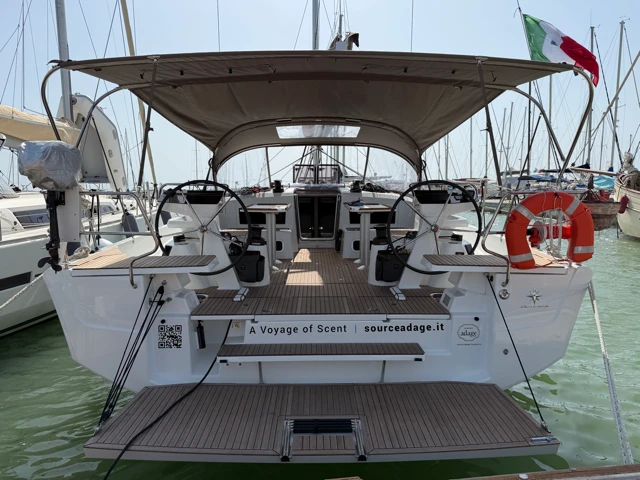 Pronájem lodi Jeanneau Sun Odyssey 455 v Cecina na Samboatu