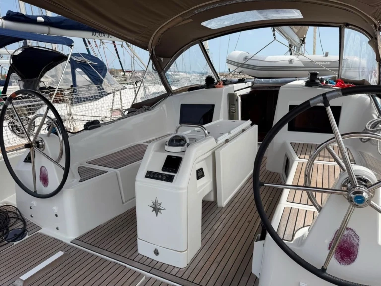 Jeanneau Sun Odyssey 410 jednotlivci a charterové společnosti v Cecina