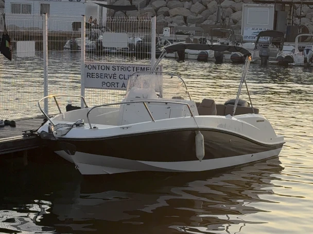 Pronajmout Motorová loď se skipperem či ne Quicksilver v Francie