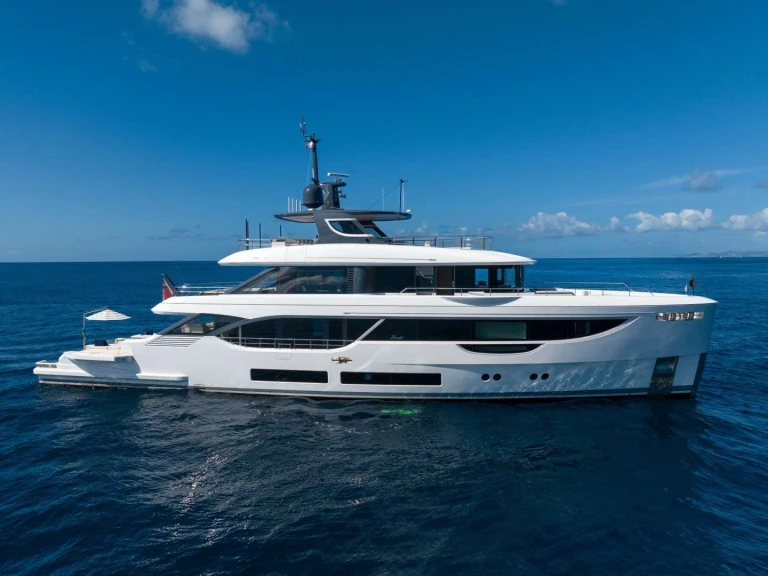 Pronajmout si Benetti KINGS LAIR v Bahama Islands
