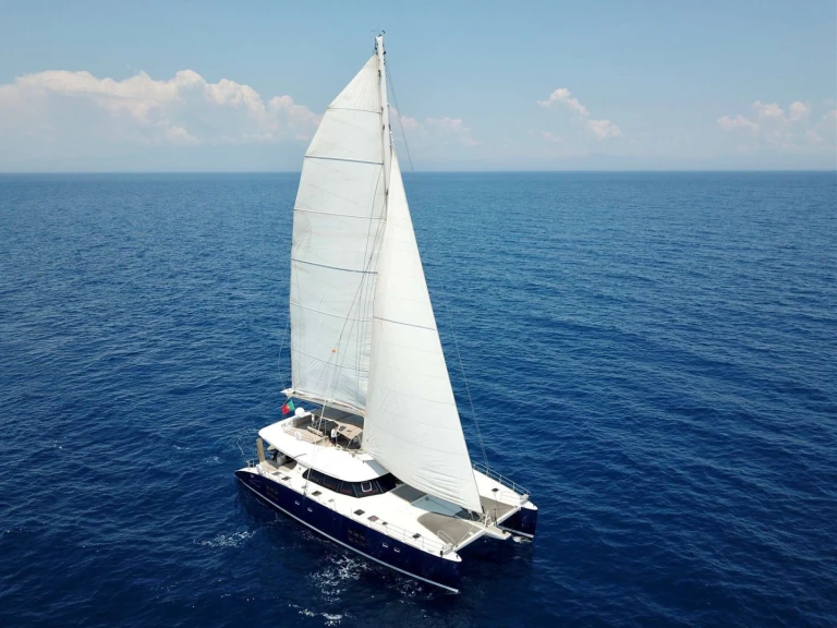 Pronajmout si Sunreef Free Spirit v Korsika