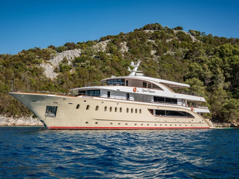 Pronajmout si Custom Queen Eleganza v Chorvatsko