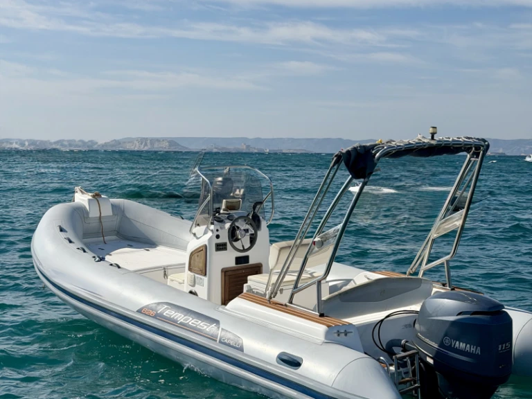 Pronájem lodi Marseille lákavé ceny Tempest 626