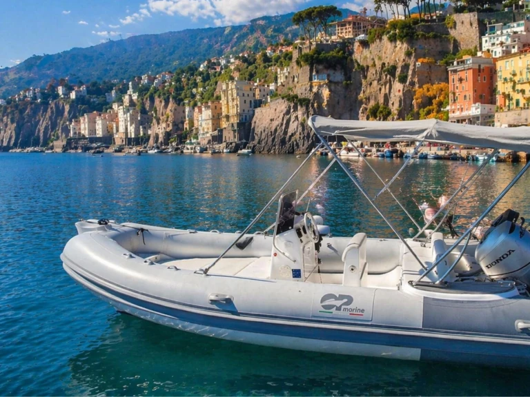 op marine Op Marine 19 jednotlivci a charterové společnosti v Sorrento