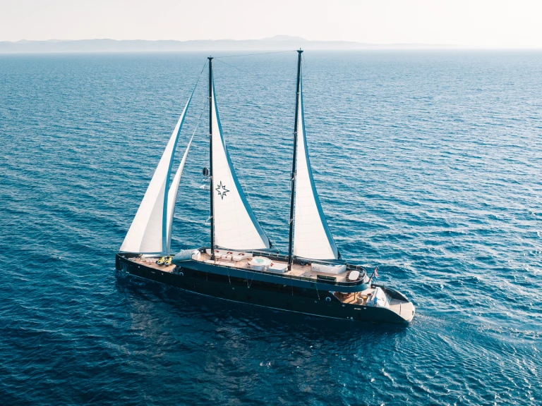Pronájem lodi  Luxury Sailing Yacht R v Split na Samboatu