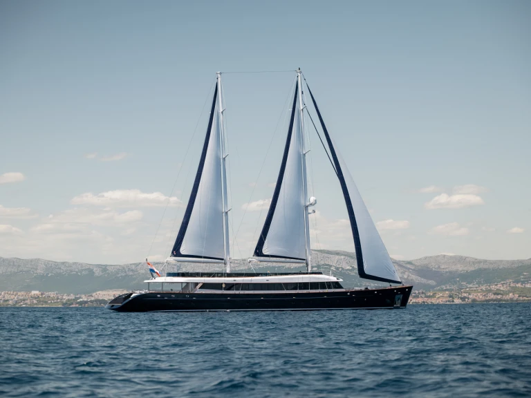 Pronájem lodi  Luxury Sailing Yacht CA v Split na Samboatu