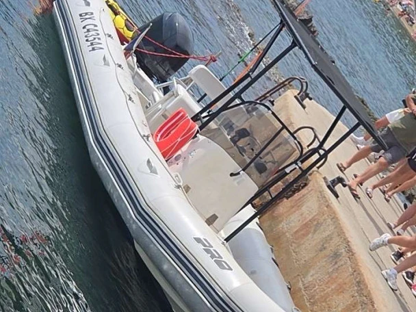 Pronájem Polotuhá loď Zodiac s licencí