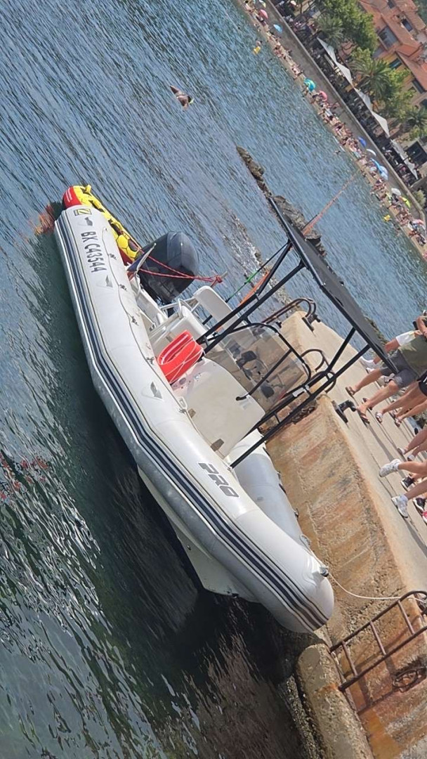 Pronájem Polotuhá loď Zodiac s licencí