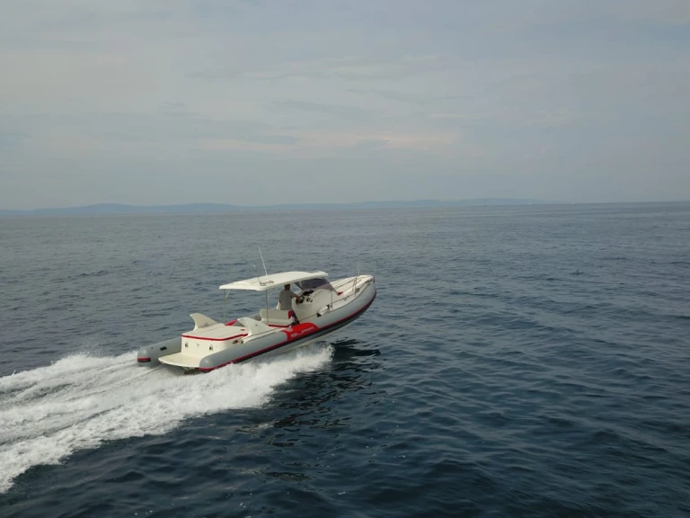 Bura-Boats Bura 9.5 jednotlivci a charterové společnosti v Split