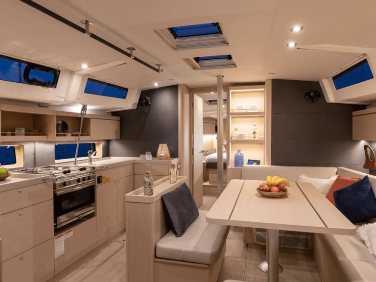 Pronajmout si Bénéteau Oceanis 46 v Gouvia