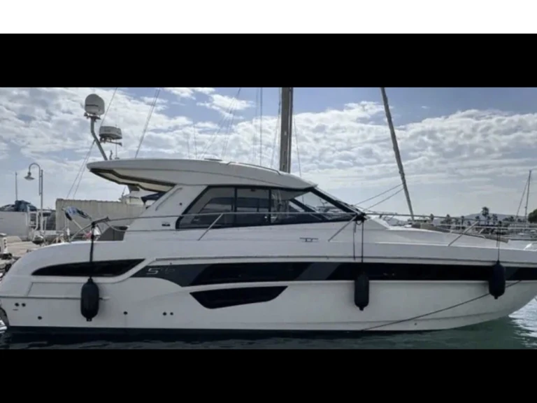 Pronájem lodi Fréjus lákavé ceny S45 ht