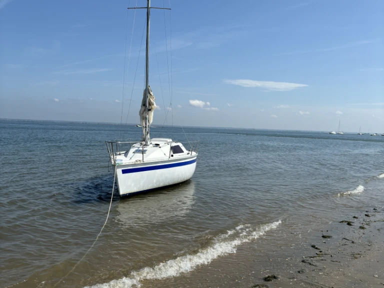 Yachting-France Jouët 680 jednotlivci a charterové společnosti v Francie